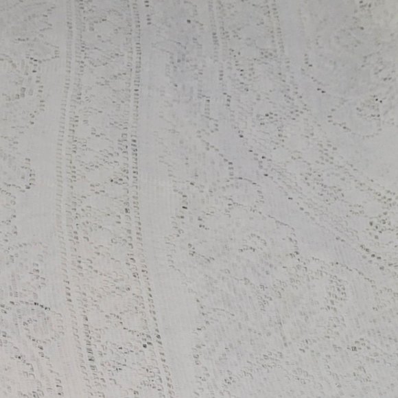 Ivory Lace Table Cloth 60 x 100 - Picture 8 of 10